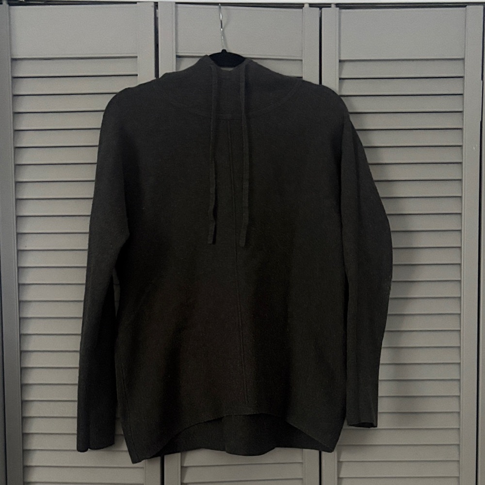 Banana Republic Dark Gray Turtleneck Sweater